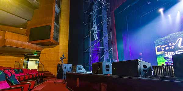 定制音响设备助力现场演唱会，打造极致视听盛宴