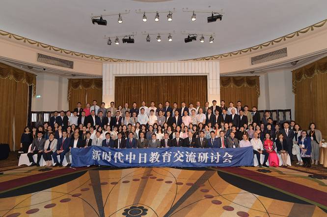 国际文化节日中的文化交融与交流体验