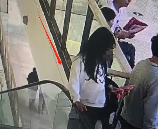 济宁商场女孩坠亡事件深度剖析，安检措施漏洞与背后故事探究