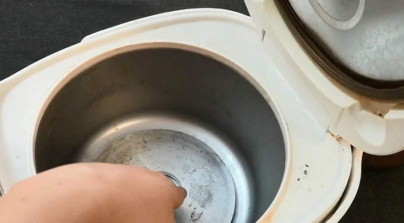 家用锅具使用注意事项，避免高温空烧，保障居家安全