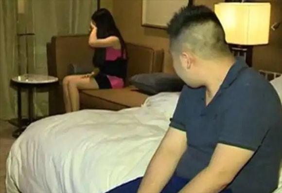 男子持斧救妻后续，勇气与爱展现的力量对决熊袭击事件
