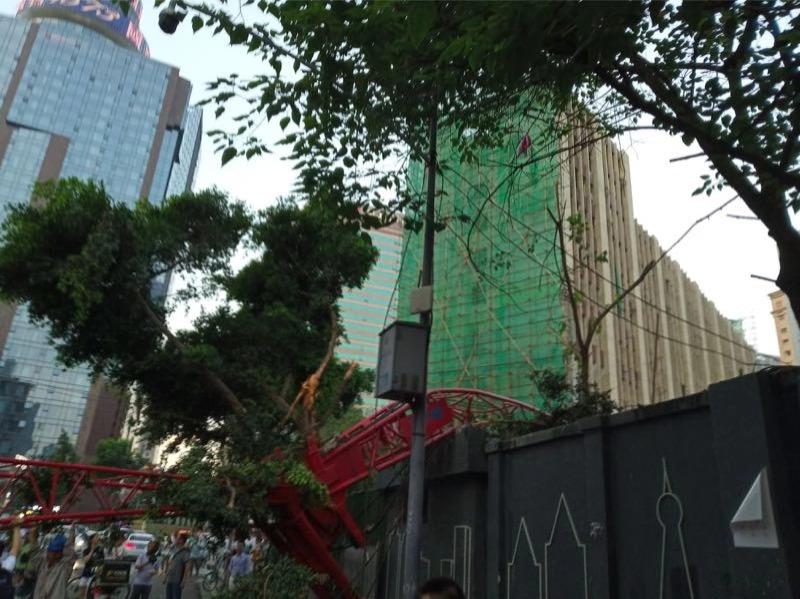 成都水塔吊臂拆除事故致一人身亡