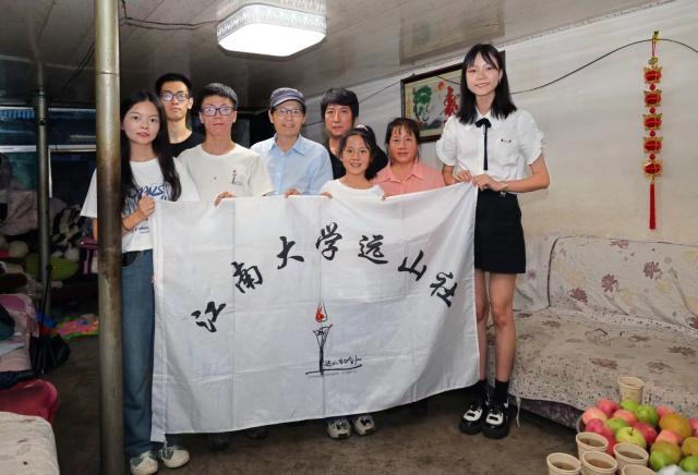 实践激发科学兴趣，点燃学生科学探索的火花