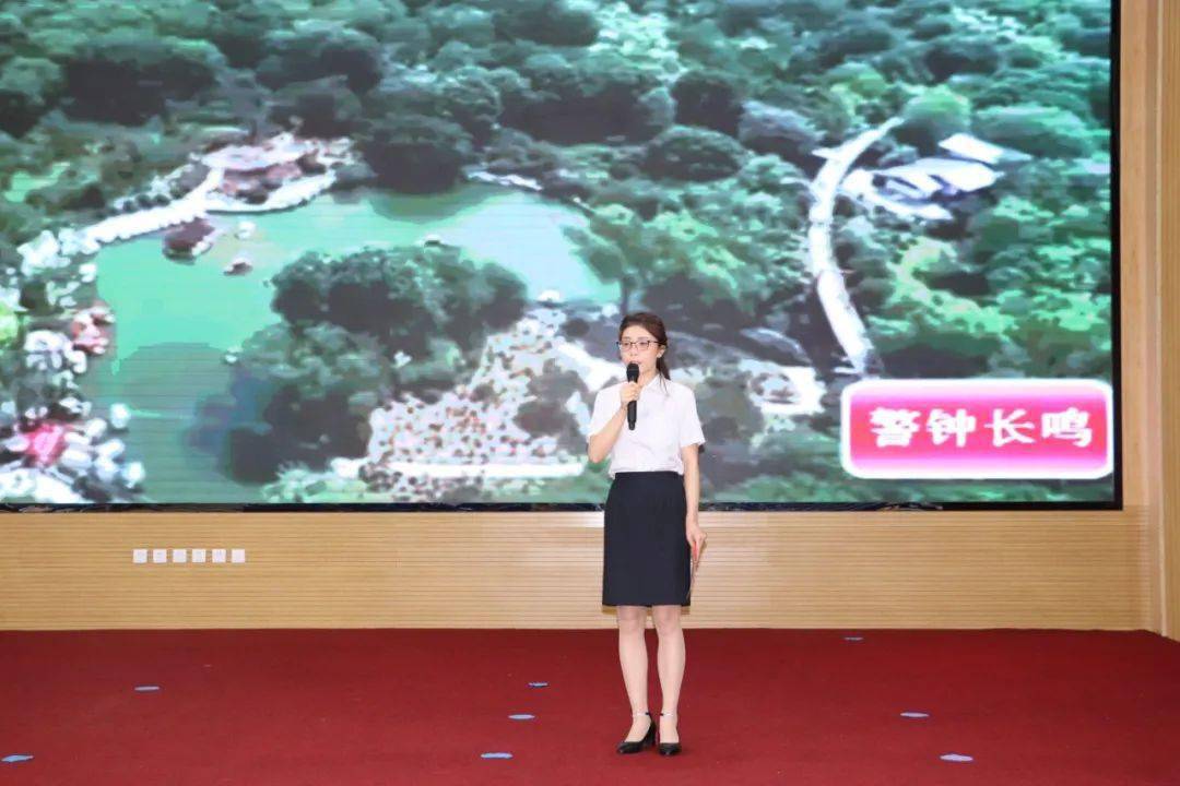教育改革塑造学生学术与人格的双重塑造力