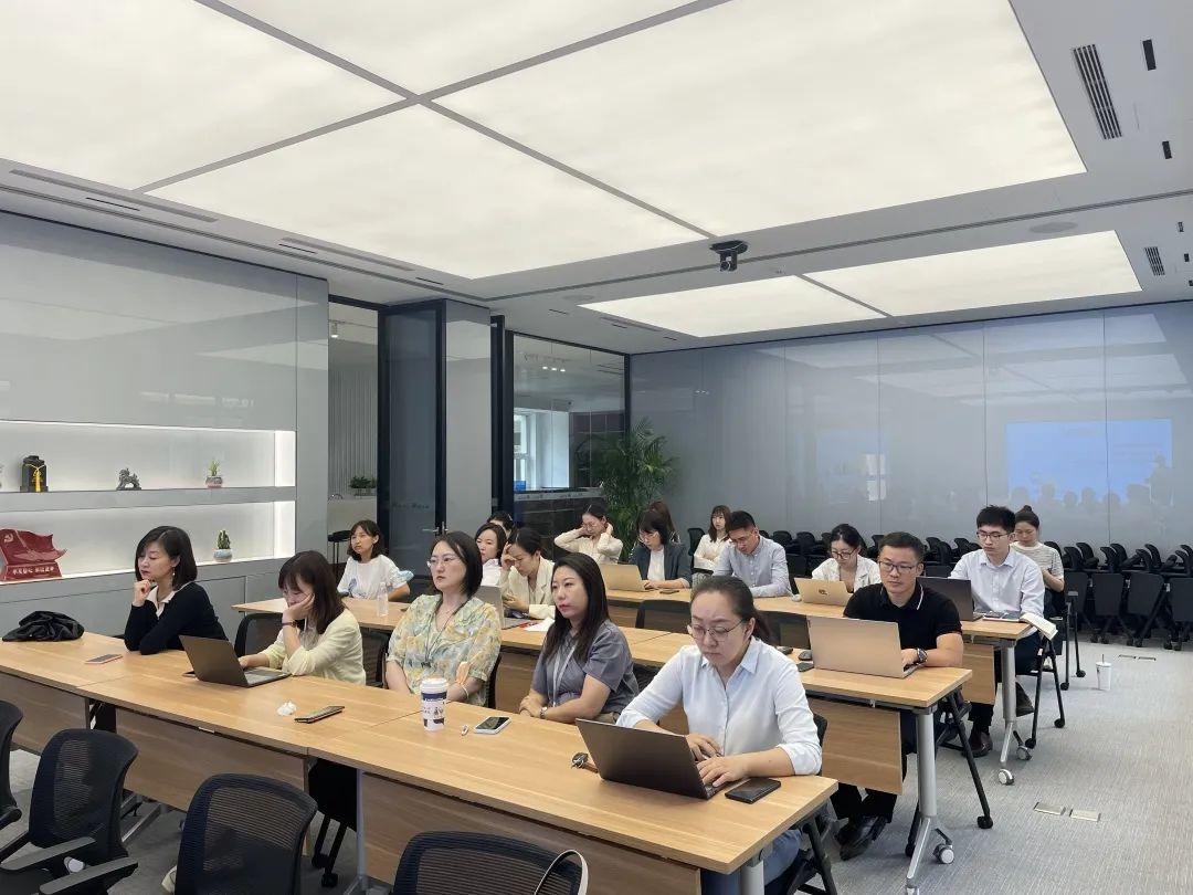 情绪管理能力对职场表现的关键影响