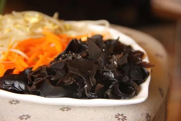 养生食谱，有效缓解气血不足的综合方法