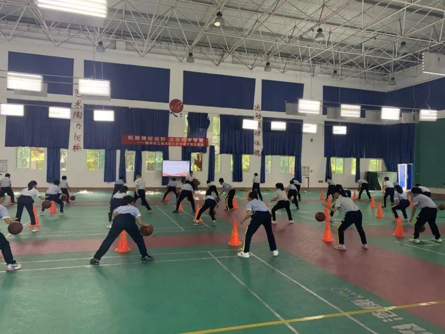 学校如何通过全球课程拓展学生国际视野的培育策略