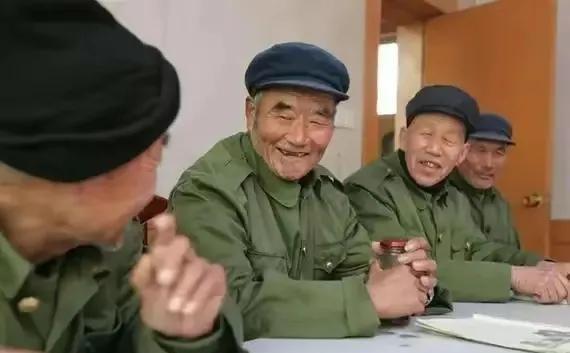 现代文学中的社会洞察与人性探究