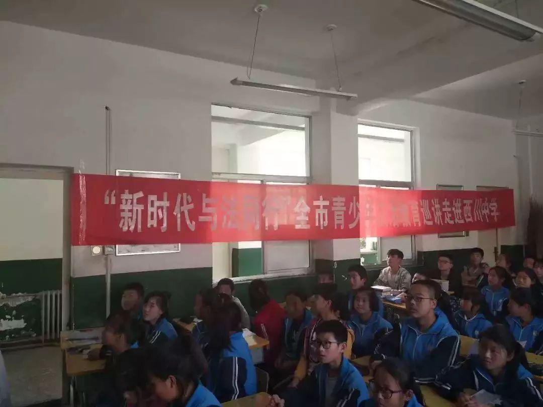青少年心理健康教育与情感表达融合，探索与实践之路