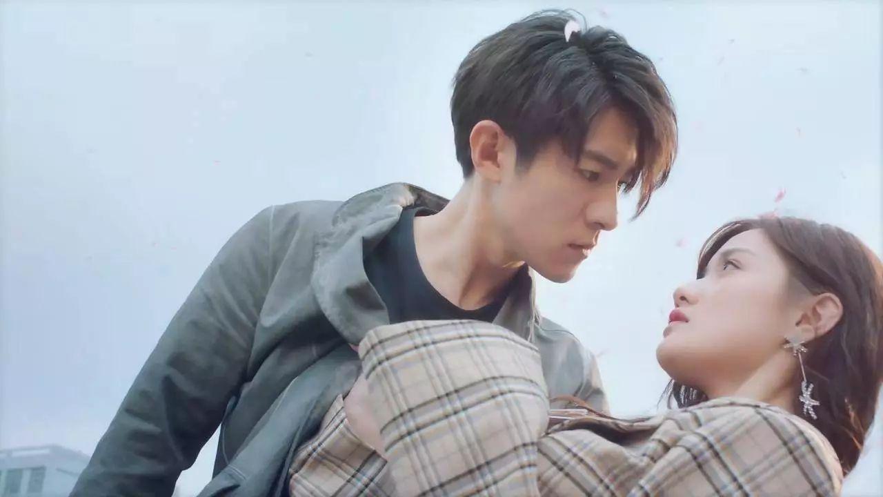 娱乐圈明星代言，提升品牌曝光率的策略之道