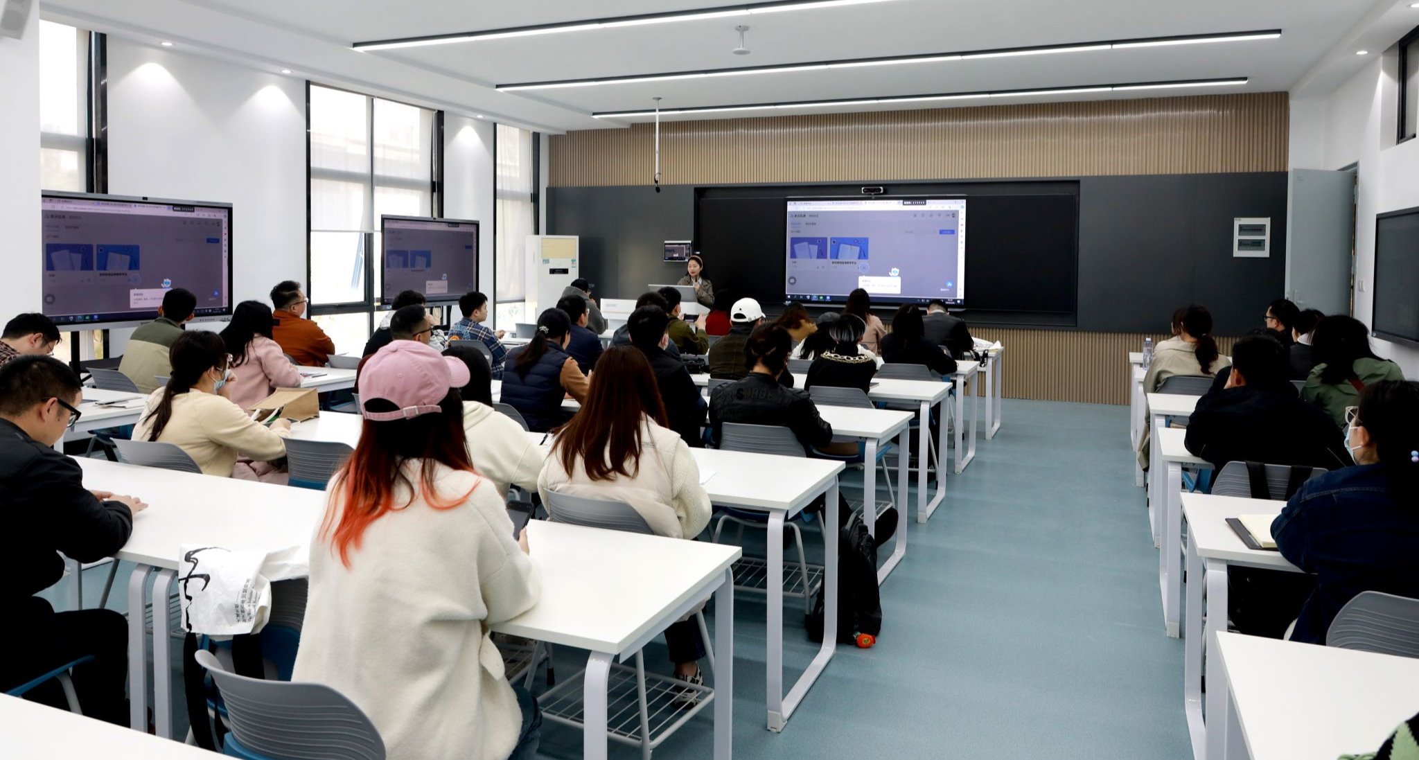 教育科技助力教师专业化发展之路