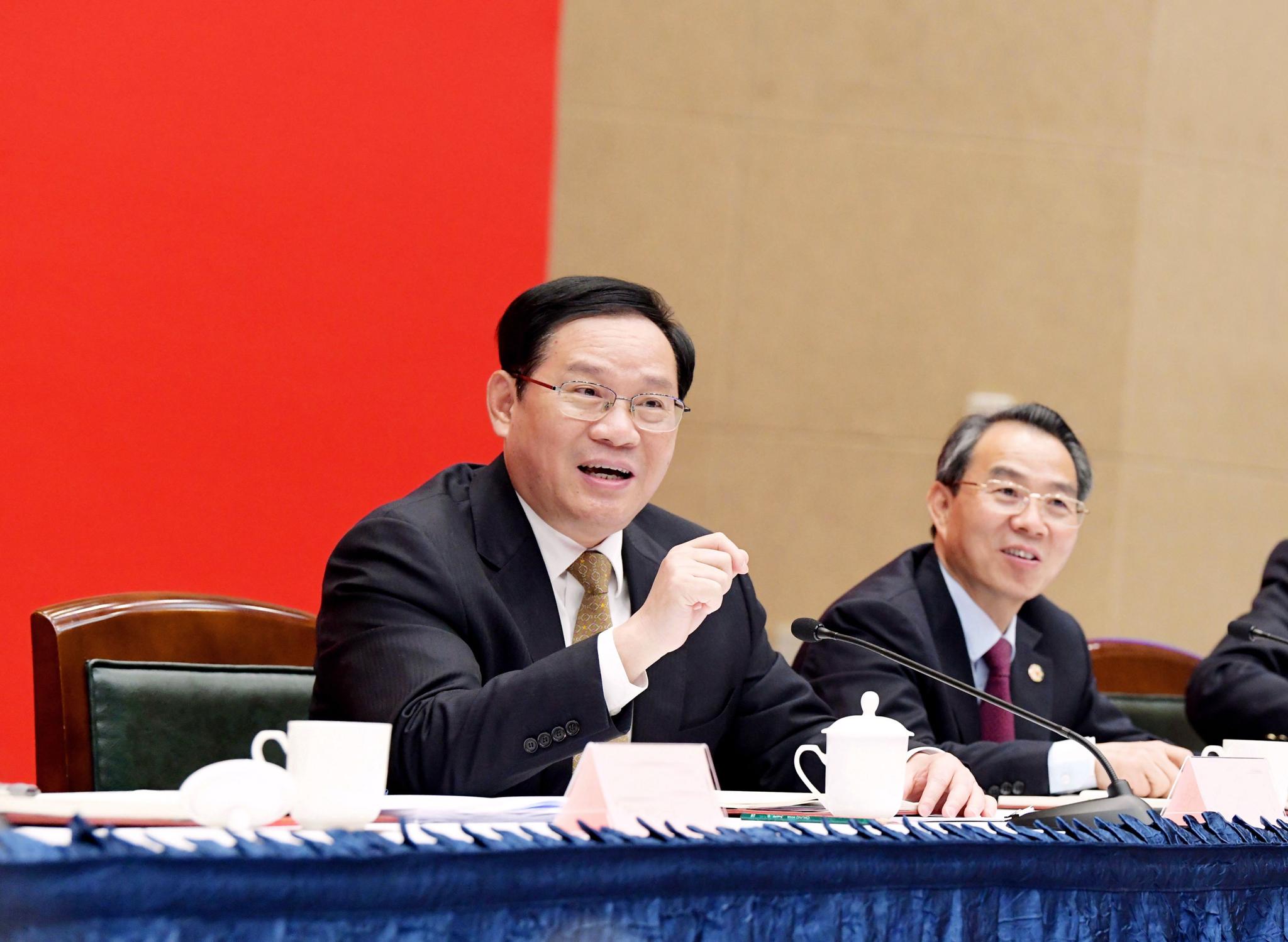 上海市委书记谈高端制造业，引领未来，驱动发展新征程