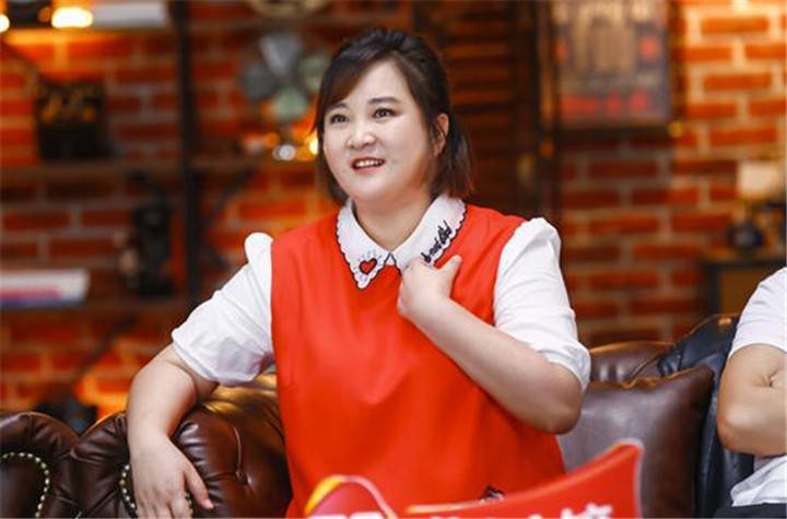 贾玲舞台风采，时代印记与舞台之光