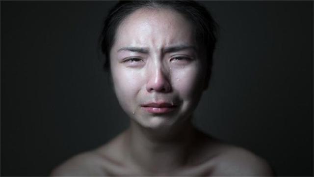 释放心理负担，与亲友分享困扰的力量与重要性